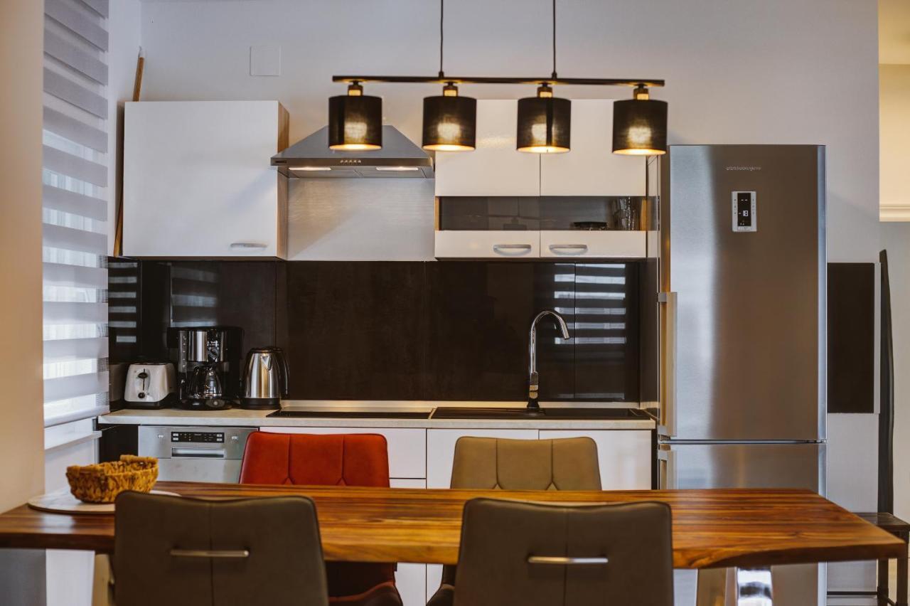 Izzy Apartment *